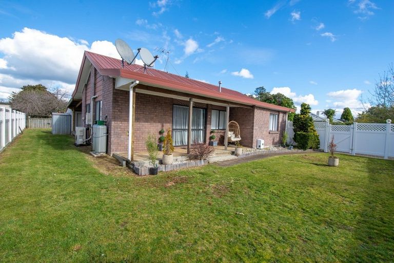 Photo of property in 18 Uta Street, Utuhina, Rotorua, 3015