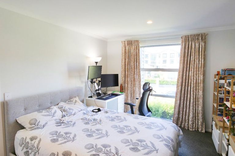 Photo of property in 36 Bluff Road, Kenepuru, Porirua, 5022