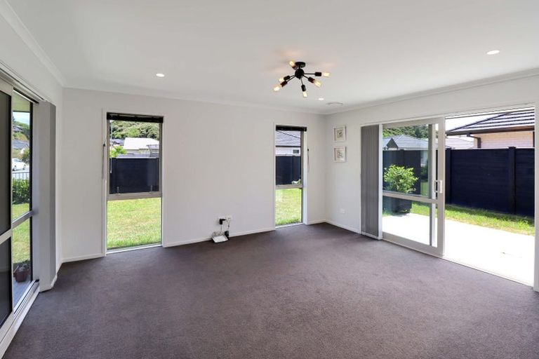 Photo of property in 11 Shearwater Lane, Whitby, Porirua, 5024