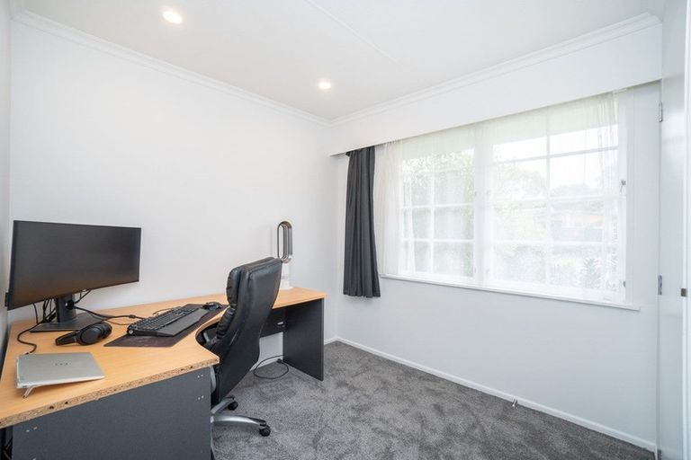 Photo of property in 1 Rakino Place, Awapuni, Palmerston North, 4412