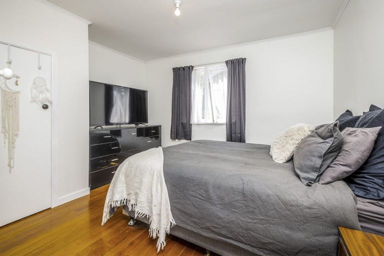 Photo of property in 35 Christmas Road, Manurewa, Auckland, 2102