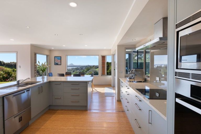 Photo of property in 16r Gunbar Drive, Welcome Bay, Tauranga, 3175