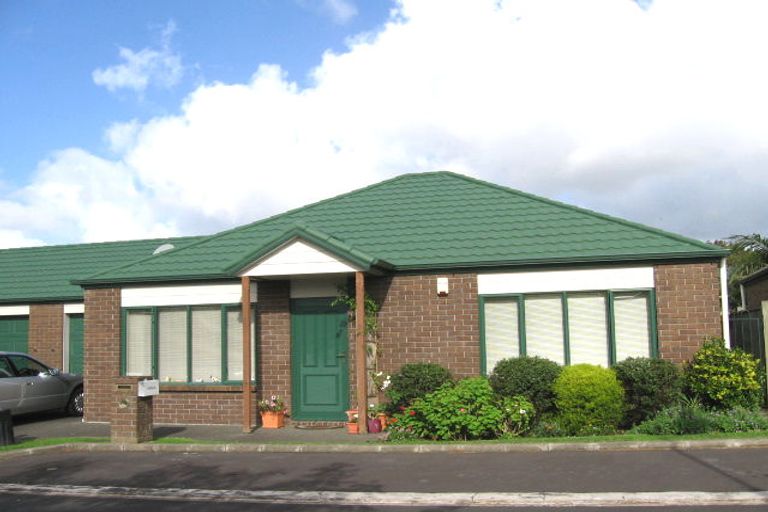 Photo of property in 17 Kilmarnock Avenue, Ranui, Auckland, 0612