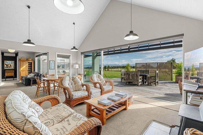 Photo of property in 104 White Rock Road, Martinborough, 5781