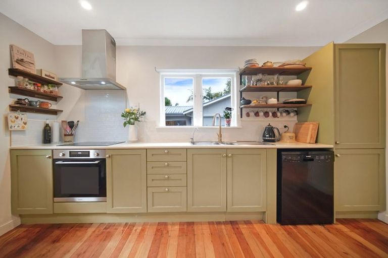 Photo of property in 396 Huia Road, Titirangi, Auckland, 0604