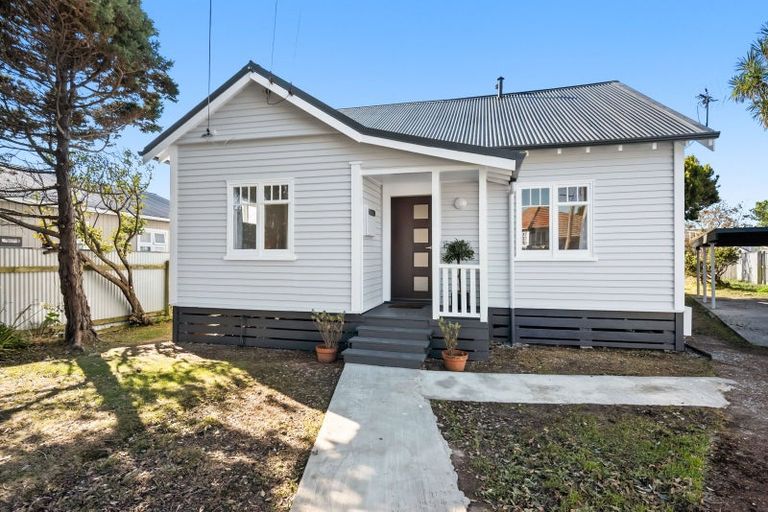 Photo of property in 5 York Street, Moera, Lower Hutt, 5010