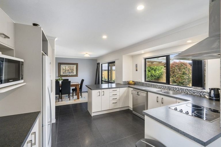 Photo of property in 22 Liberty Grove, Kelvin Grove, Palmerston North, 4414