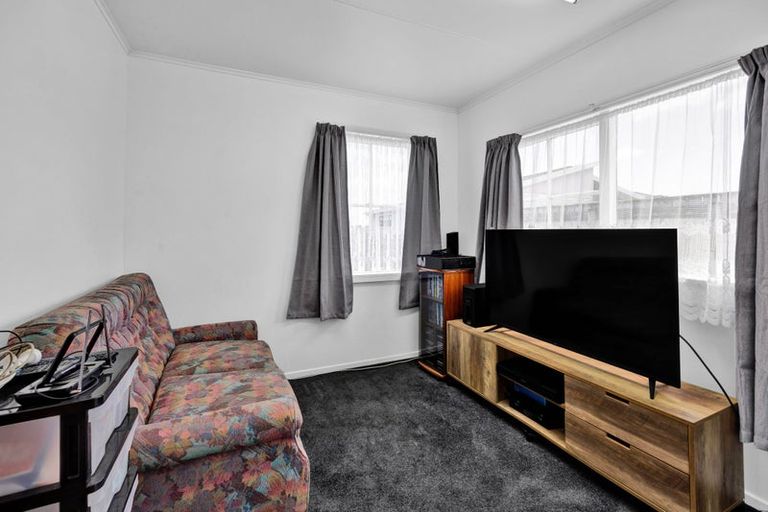 Photo of property in 3 Victoria Street, Hawera, 4610