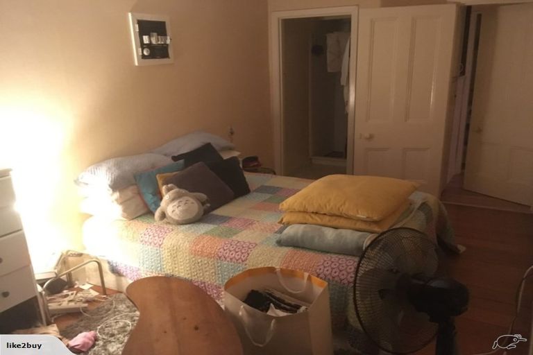 Photo of property in 2/15a View Road, Glenfield, Auckland, 0627