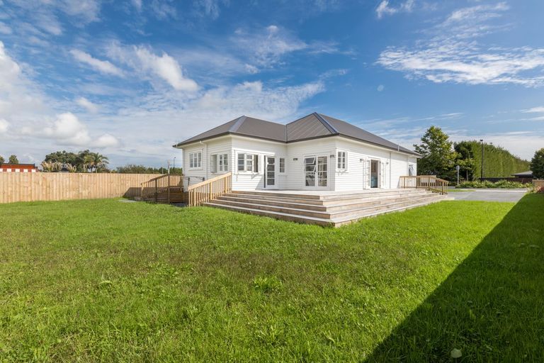 Photo of property in 21 Grove Way, Riverhead, 0820