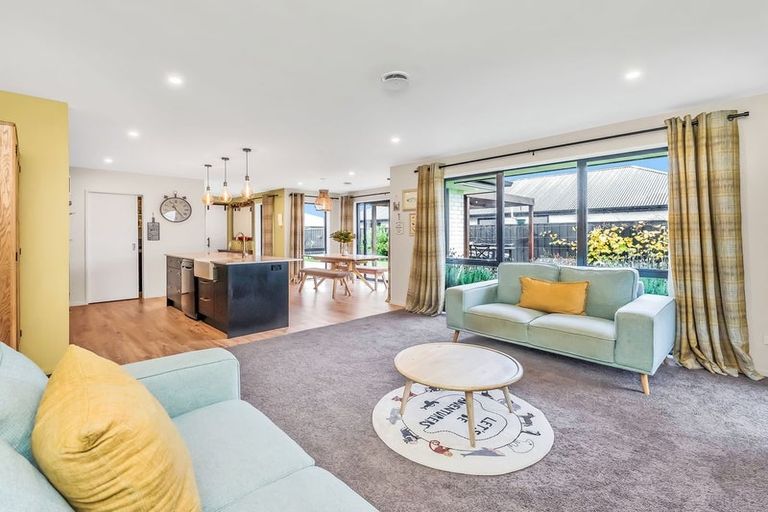 Photo of property in 43 Chris Drive, Rolleston, 7614