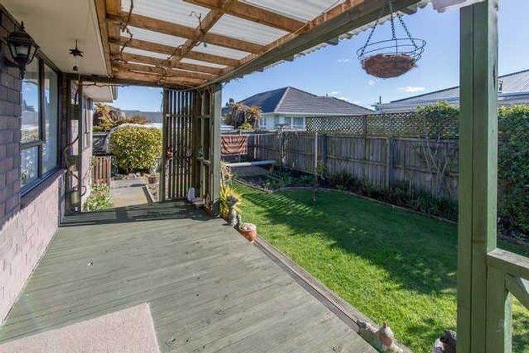 Photo of property in 2/33 Tower Street, Hornby, Christchurch, 8042