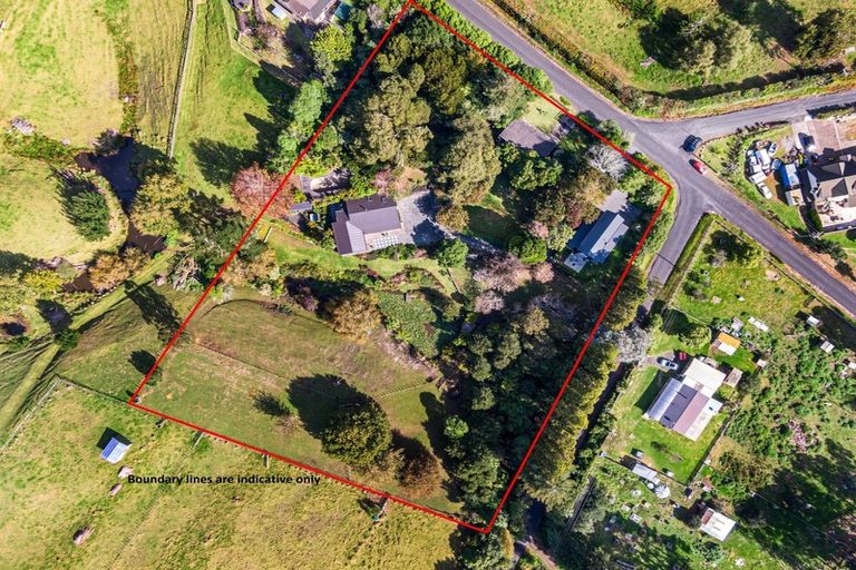 Photo of property in 72 Reid Road, Glenbrook, Waiuku, 2681