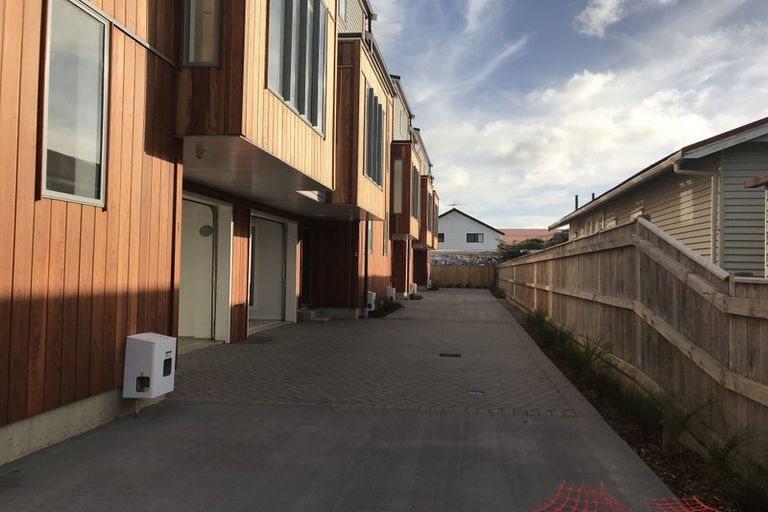 Photo of property in 121u3 Rongotai Road, Kilbirnie, Wellington, 6022
