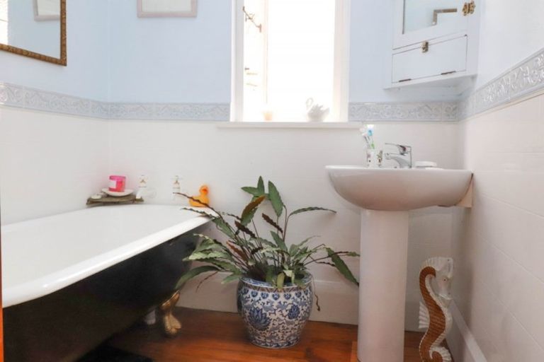 Photo of property in 122 Queen Street, Thames, 3500