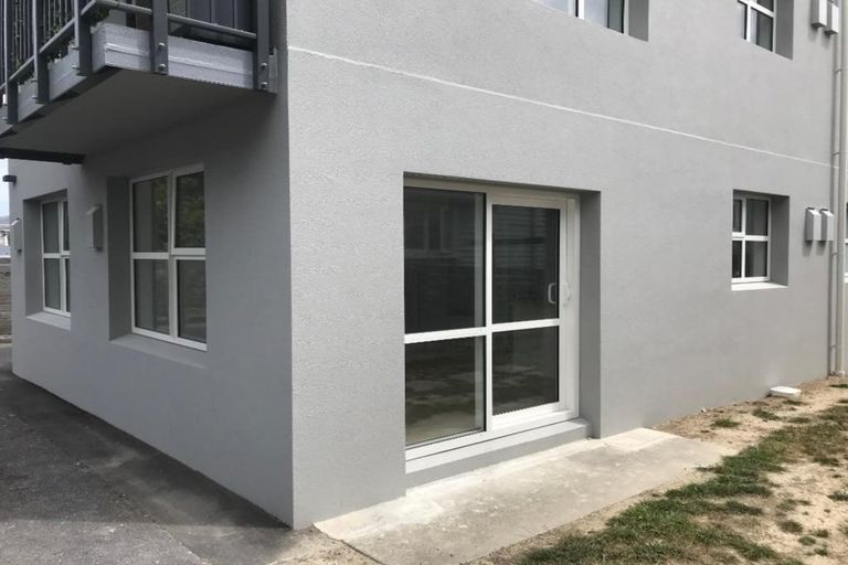 Photo of property in 2/36 Roxburgh Street, Mount Victoria, Wellington, 6011