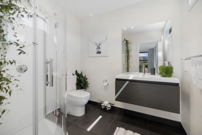 Photo of property in 7 Fife Court, Jacks Point, Queenstown, 9371