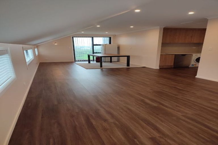 Photo of property in 111b Colwill Road, Massey, Auckland, 0614