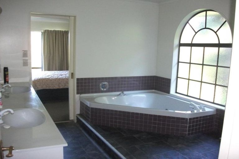 Photo of property in 29 The Crowsnest, Whitby, Porirua, 5024