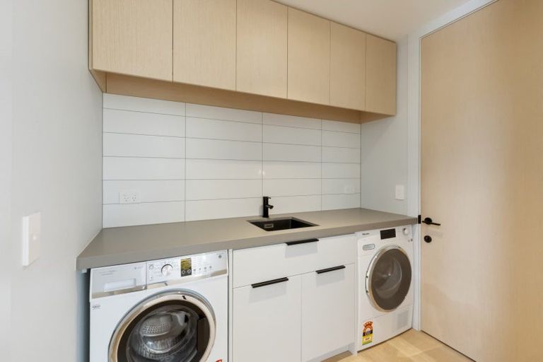 Photo of property in 2 Owen Marshall Lane, Arrowtown, 9371