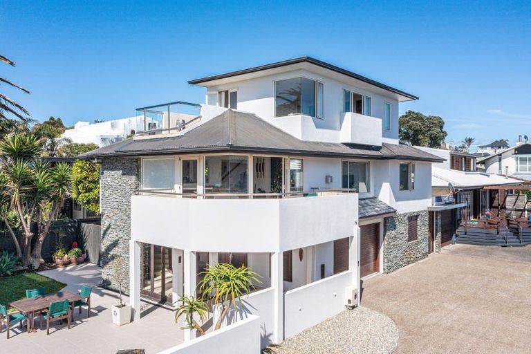 Photo of property in 22 Tiri Road, Milford, Auckland, 0620