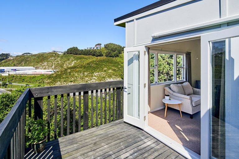 Photo of property in 10 Dominion Park Street, Johnsonville, Wellington, 6037