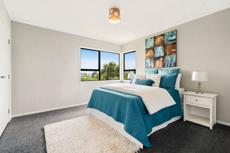 Photo of property in 12 Landsdale Place, Massey, Auckland, 0614