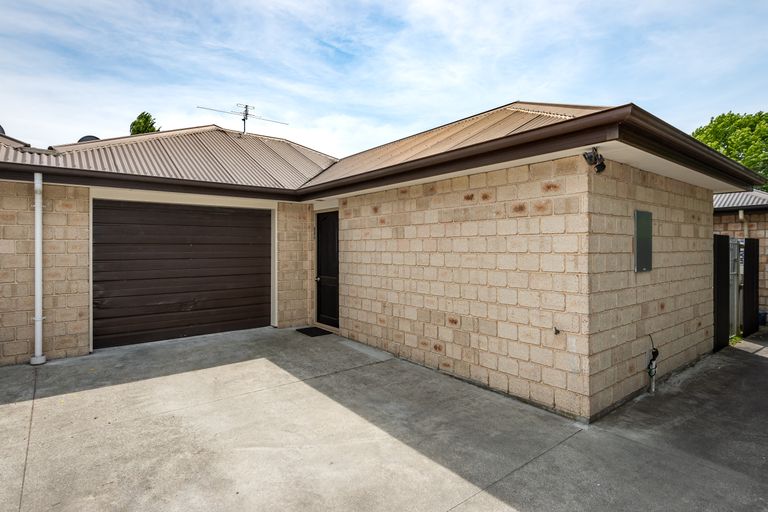 Photo of property in 65a Cleveland Street, Edgeware, Christchurch, 8013