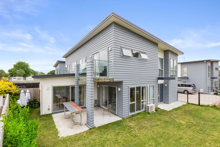 Photo of property in 11u1 Crosher Place, Silverdale, Hamilton, 3216
