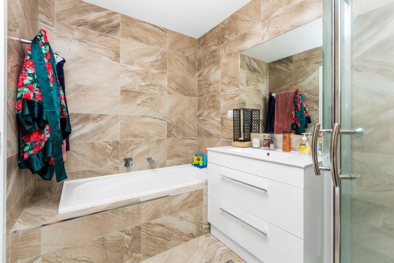 Photo of property in 11u1 Crosher Place, Silverdale, Hamilton, 3216