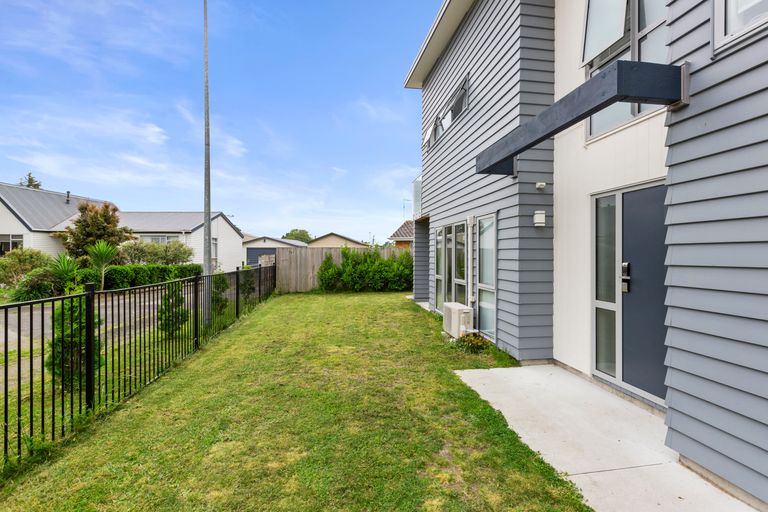 Photo of property in 11u1 Crosher Place, Silverdale, Hamilton, 3216