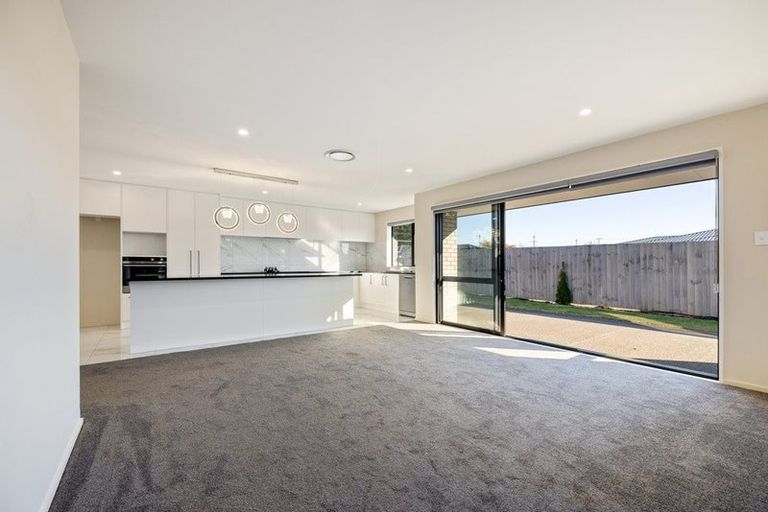 Photo of property in 7 Fountain Place, Rolleston, 7614