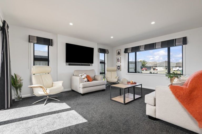 Photo of property in 25 Silicon Way, Fitzherbert, Palmerston North, 4410
