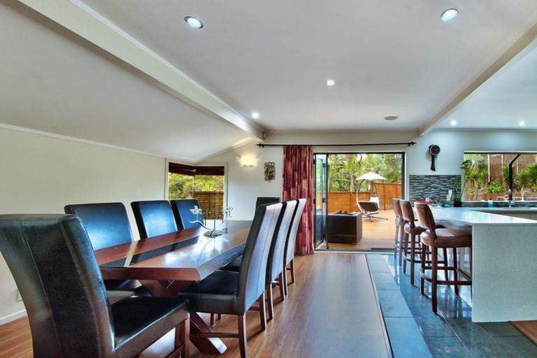Photo of property in 181b Titirangi Road, Titirangi, Auckland, 0604