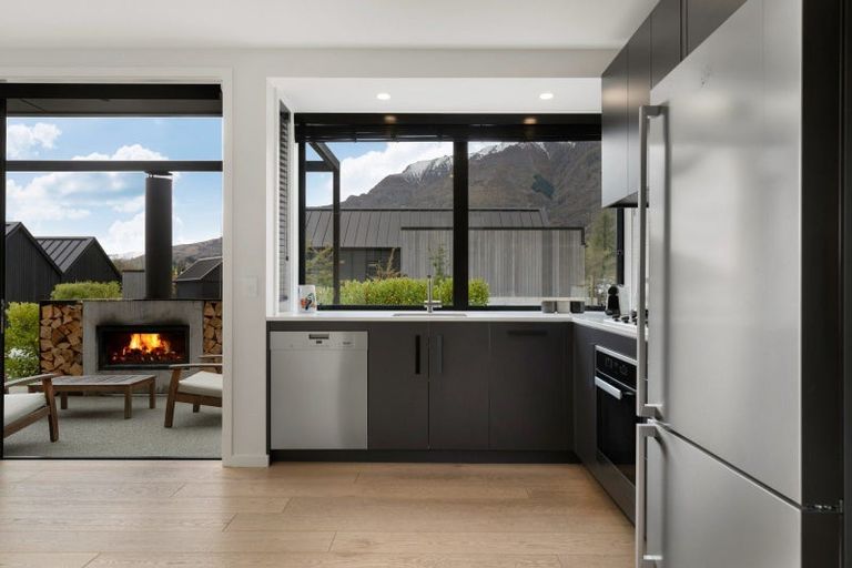 Photo of property in 6 Mckenzies Shute, Jacks Point, Queenstown, 9371