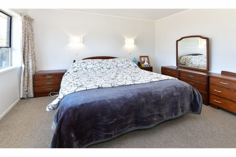 Photo of property in 1/262 Hibiscus Coast Highway, Orewa, 0931