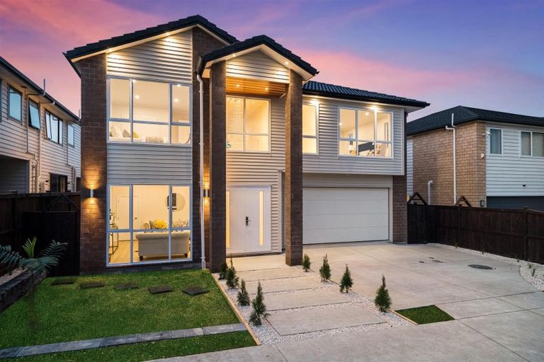 Photo of property in 35 Hayfield Way, Karaka, Papakura, 2113