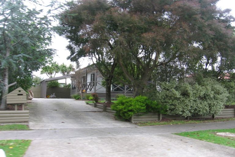 Photo of property in 27 Peter Hall Drive, Kelvin Grove, Palmerston North, 4414