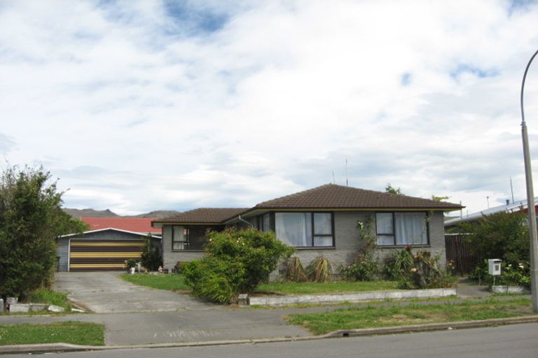 Photo of property in 22 Dunoon Place, Woolston, Christchurch, 8062