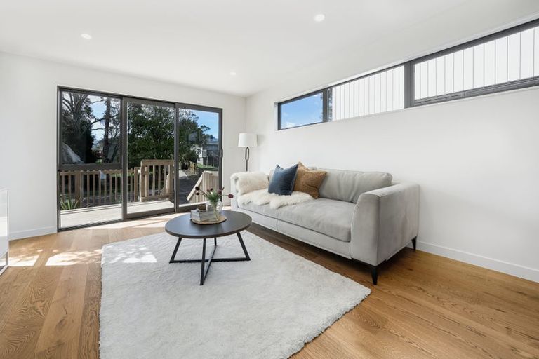 Photo of property in 23a Caribbean Drive, Unsworth Heights, Auckland, 0632