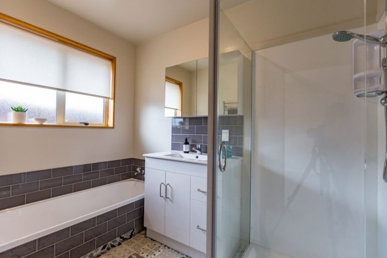 Photo of property in 30 Seymour Street, Hornby, Christchurch, 8042