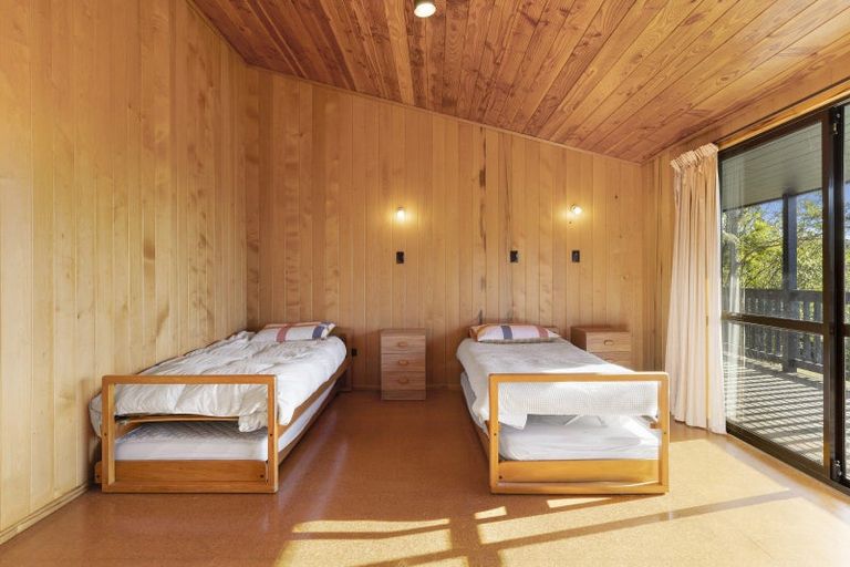 Photo of property in 10 Pukawa Road, Pukawa Bay, Turangi, 3381