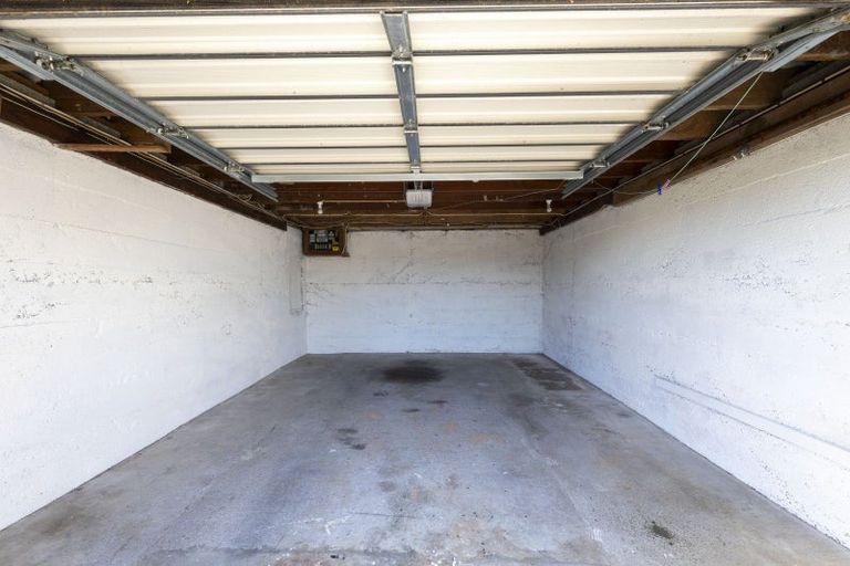 Photo of property in 11 Waimea Street, Westown, New Plymouth, 4310