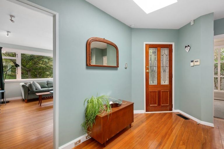 Photo of property in 70 Curtis Street, Northland, Wellington, 6012