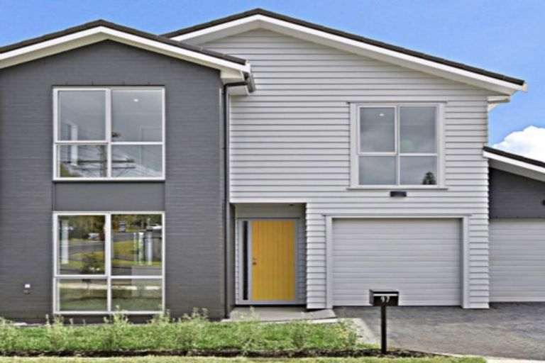Photo of property in 97 Granville Drive, Massey, Auckland, 0614