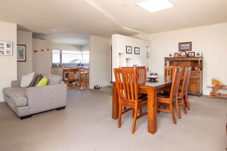 Photo of property in 8 Northbrook Court, Roslyn, Palmerston North, 4414