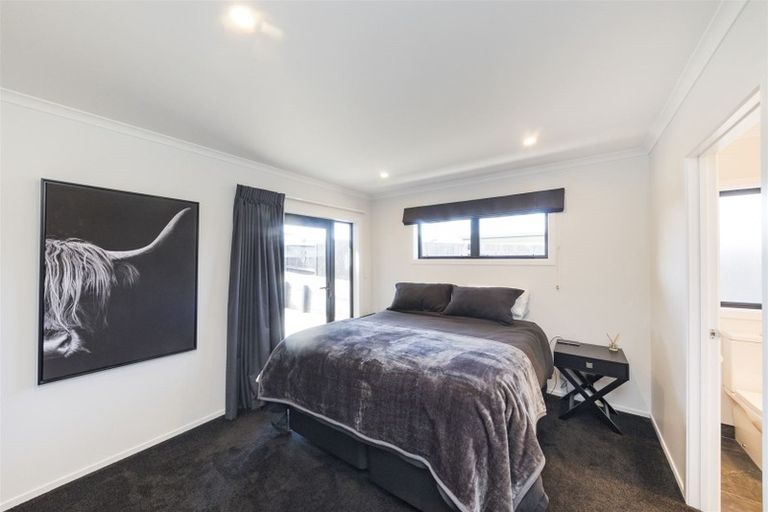 Photo of property in 8 Poplar Grove, Feilding, 4702