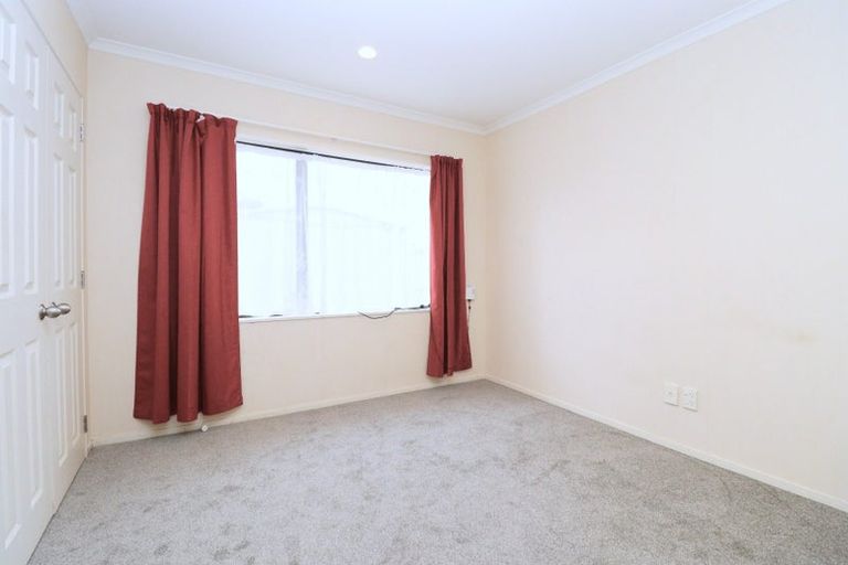 Photo of property in 15 Erne Crescent, East Tamaki, Auckland, 2016