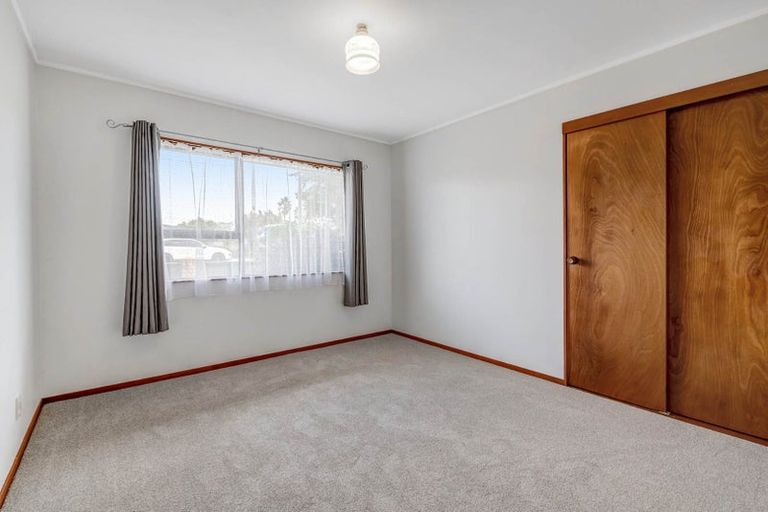 Photo of property in 1/131 Centreway Road, Orewa, 0931