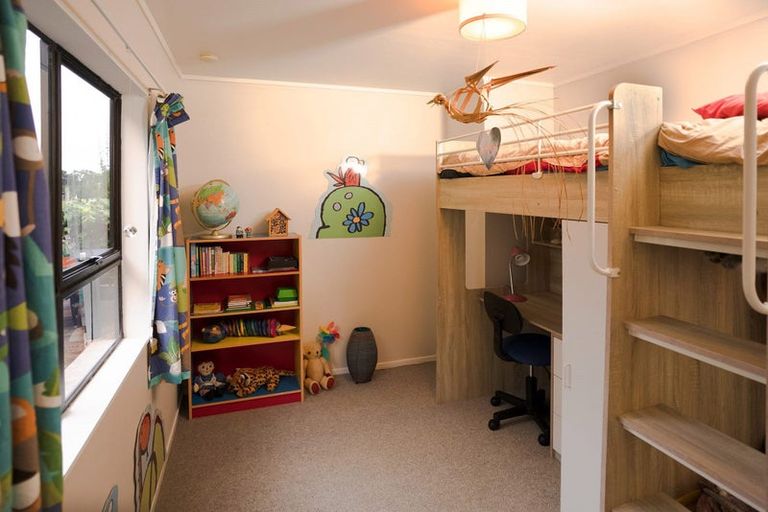 Photo of property in 2/15b Nandana Drive, Glen Eden, Auckland, 0602